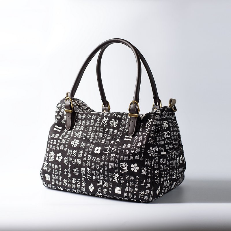 Japanese style hand-made Boston bag travel bag - กระเป๋าถือ - ผ้าฝ้าย/ผ้าลินิน สีดำ