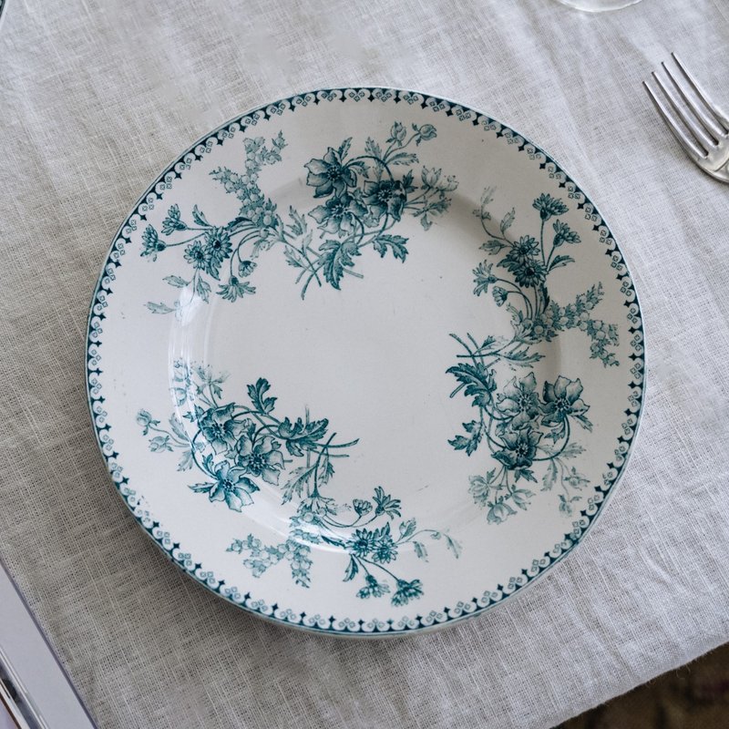 Green dinner plate diameter 22.4cm - จานและถาด - ดินเผา 