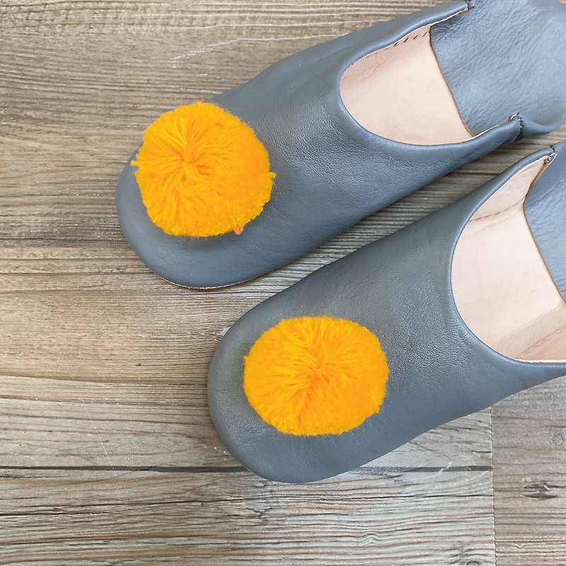 Moroccan babouche indoor slippers salted egg yolk gray ball - รองเท้าแตะในบ้าน - หนังแท้ สีเทา