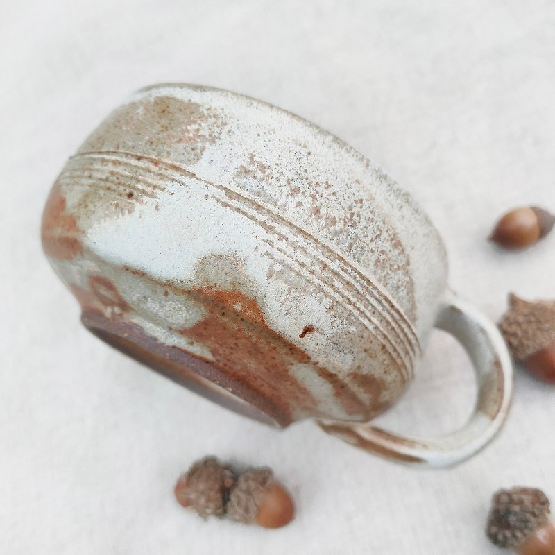White titanium crystal, handmade pottery coffee cup 280ml - แก้ว - เครื่องลายคราม ขาว
