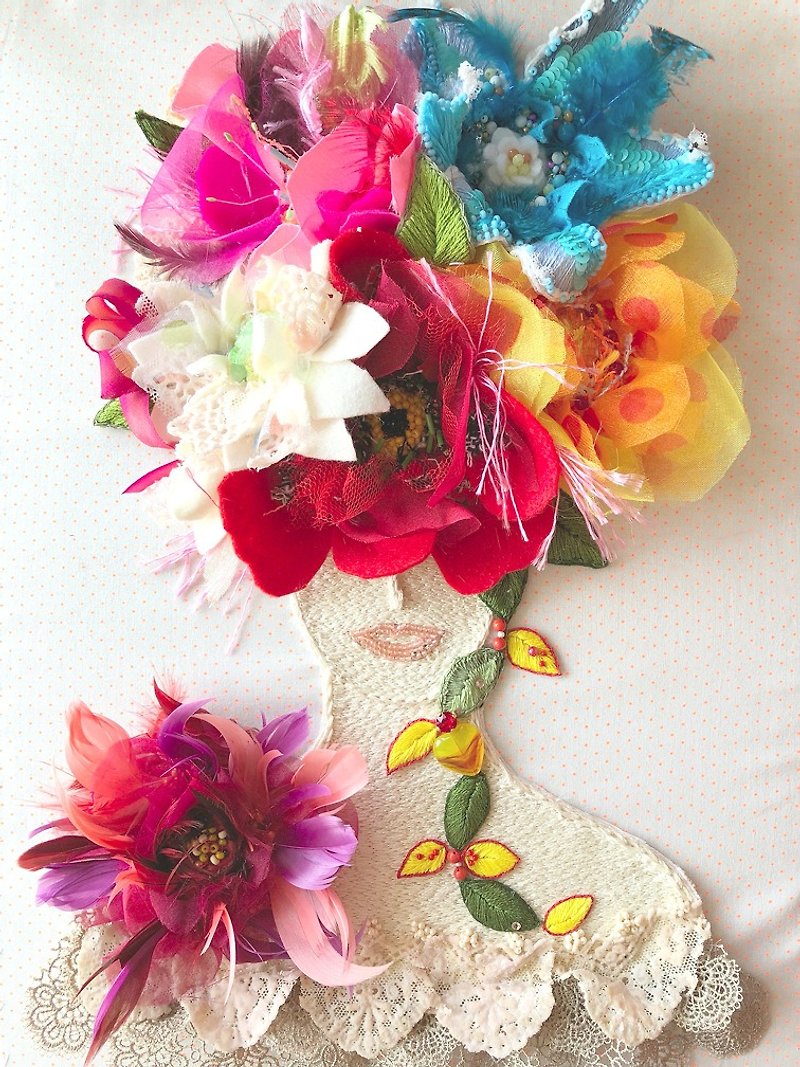 Fliers de rave　〜 Dream of flowers 〜　embroidery flower handmade beads - อื่นๆ - งานปัก หลากหลายสี