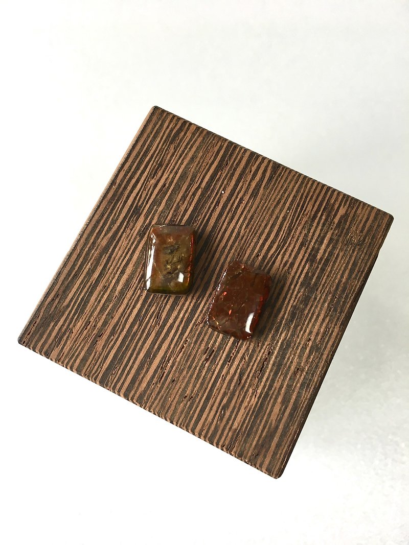 Ammolite stud-earring SV 925 / Brass clip-earring - Earrings & Clip-ons - Semi-Precious Stones Red