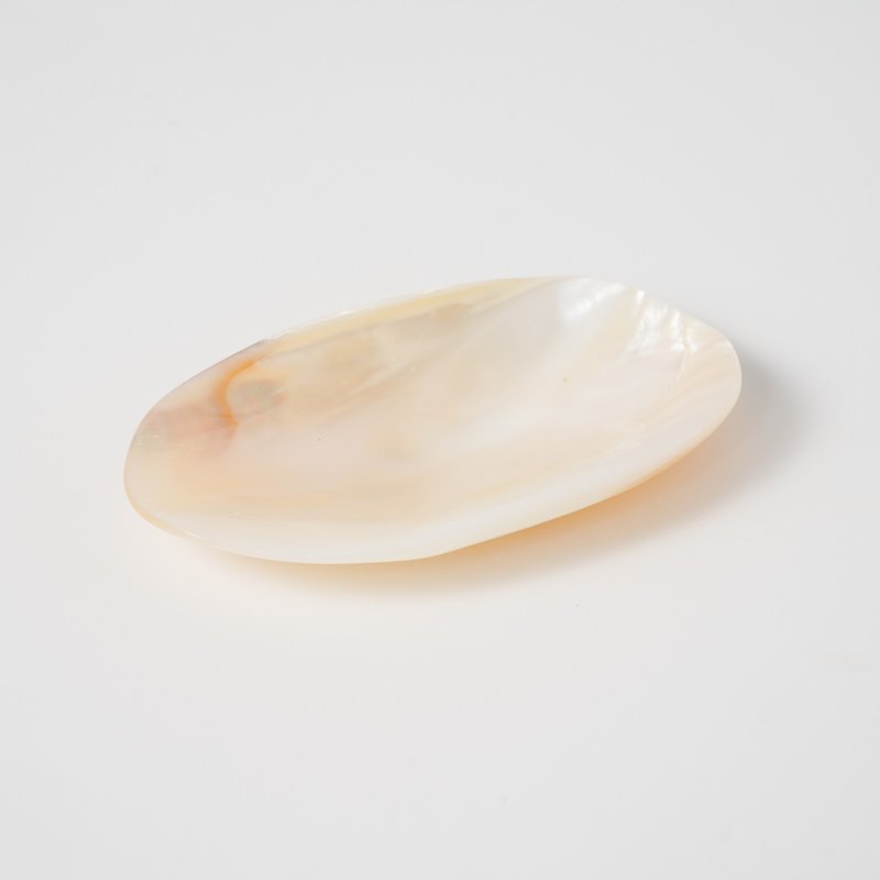 Mother-of-pearl oval plate/natural shell from Australia | Christmas gift exchange - จานและถาด - เปลือกหอย ขาว