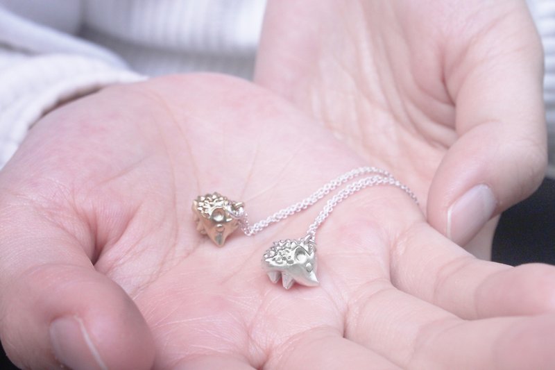 Hedgehog - handmade sterling silver necklace - สร้อยคอ - เงินแท้ สีเทา