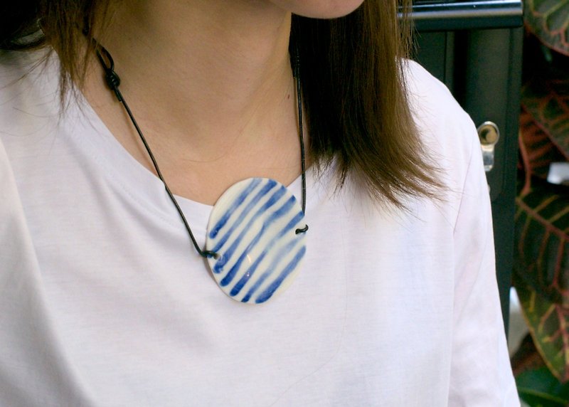 Hong Kong handmade limited edition porcelain hand-painted necklace Cruise series - Necklaces - Pottery Blue