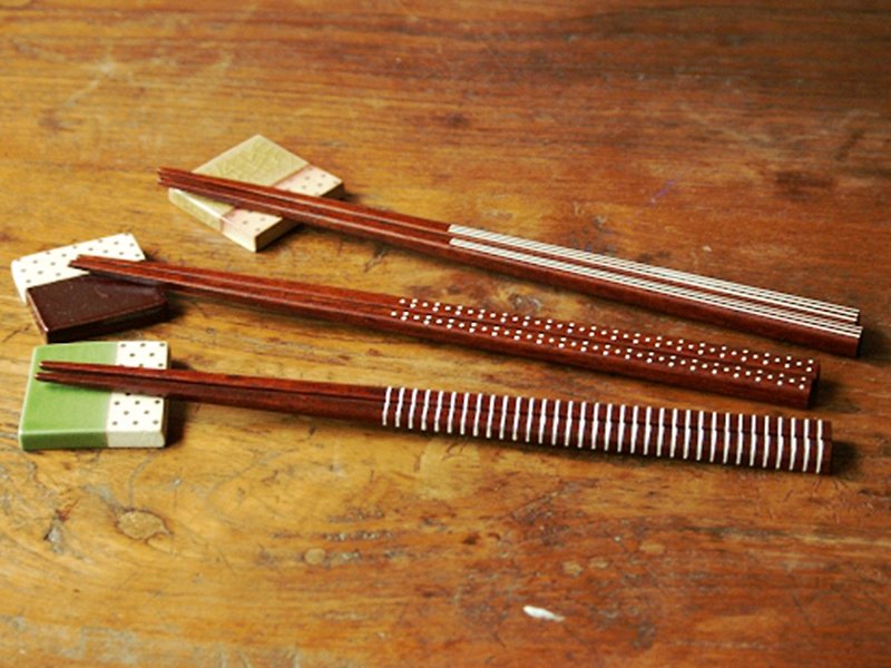 Chaquejour日本製の手描き模様の漆塗りの木製箸コーヒー/ストライプ - 箸・箸置き - 木製 ブラウン