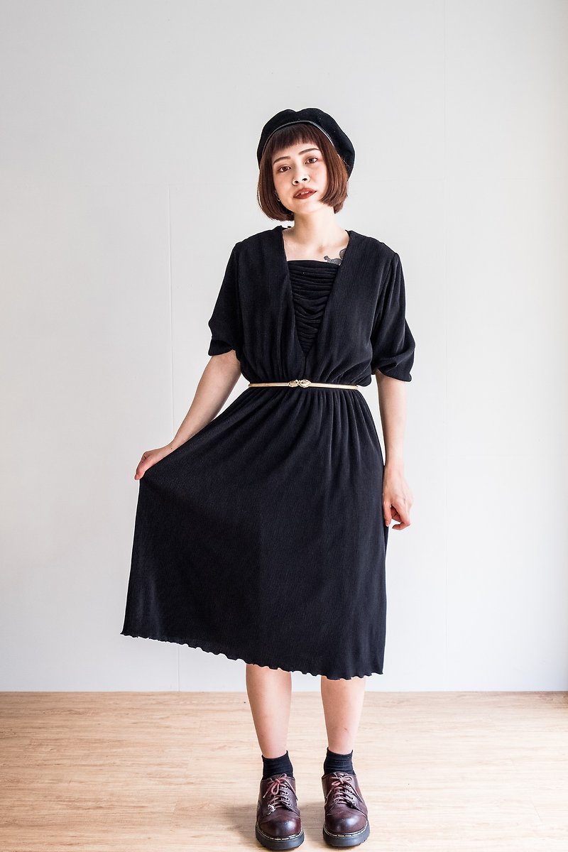 Vintage / Cropped Sleeve Dress no.11 - ชุดเดรส - เส้นใยสังเคราะห์ สีดำ