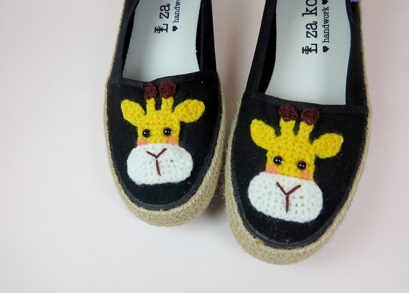 Black cotton hand made canvas shoes giraffe models have a woven section - รองเท้าลำลองผู้หญิง - กระดาษ 