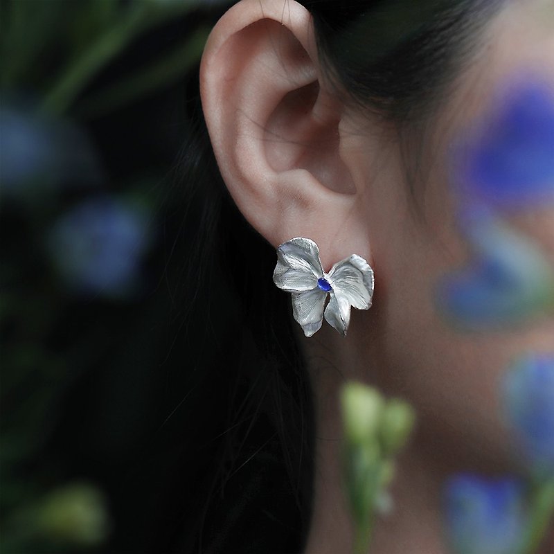 冥想花園系列花朵蝴蝶結耳釘925銀鍍白金耳夾耳骨夾原創手工 - 耳環/耳夾 - 銀 