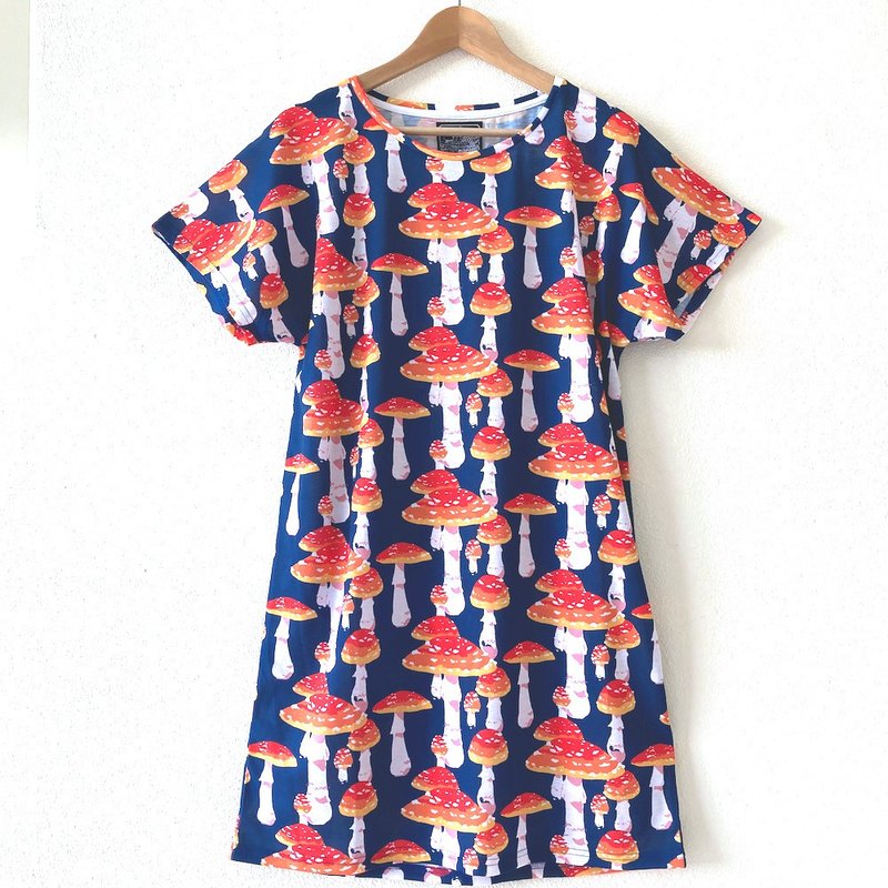 ベニテングタケTシャツワンピース/ Tshirt one-piece -Amanita muscaria-/Tシャツ,ワンピース,テキスタイル,longT - 洋裝/連身裙 - 其他材質 多色