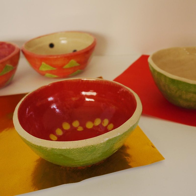 Small bowl  of TAIWAN fruits【RED guava】 - Small Plates & Saucers - Pottery Red