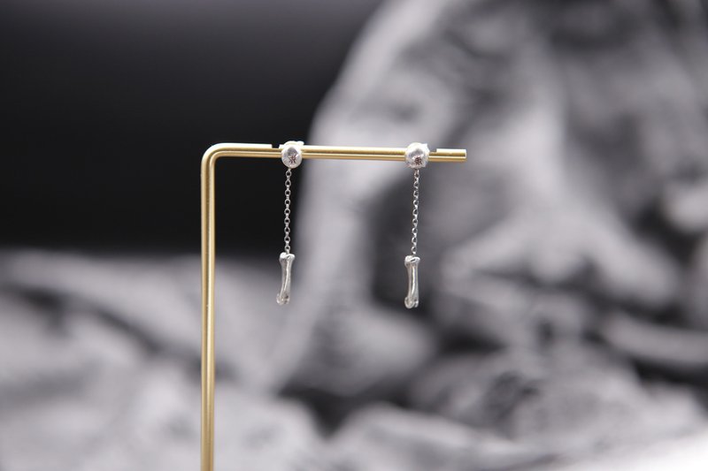 Short Chain Stud Earrings - Bar Design - ต่างหู - เงิน สีเงิน