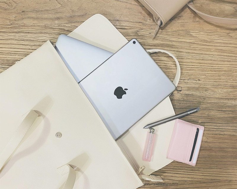 OhCase Macbook Pro/Air 公事筆電兩用包 - 電腦包/筆電包 - 防水材質 卡其色