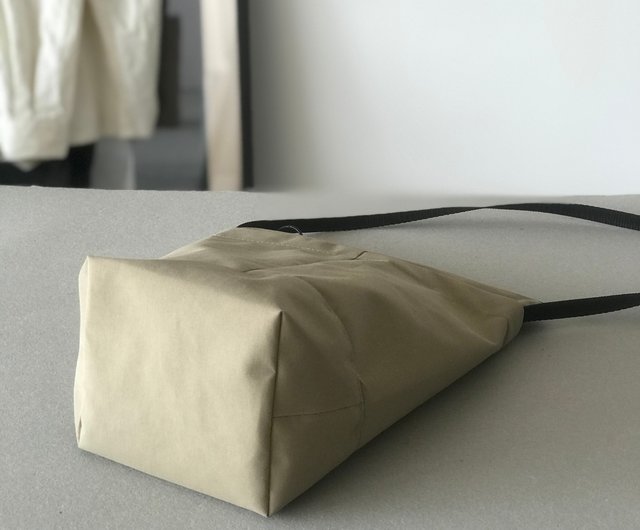 COACH ミリタリー調ショルダーバッグ ナイロン ペットボトル収納 Brandol / COACH コーチ ショルダーバッグ エヴァ フォーン