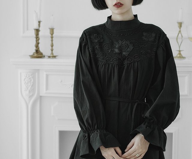 embroidered lantern sleeve dress
