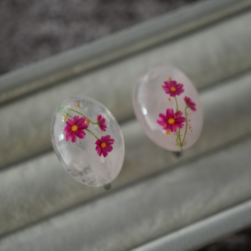 Rose Quartz and Cosmos Flower Clip-on Earrings / Pierced Earrings - ต่างหู - เครื่องเพชรพลอย สึชมพู