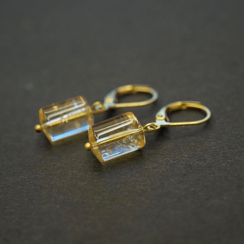 ITS: 207 [Earrings · Titanium] Exquisite brass earrings. A style ear hook earrings, B style ear clip earrings. - ต่างหู - เครื่องเพชรพลอย สีทอง