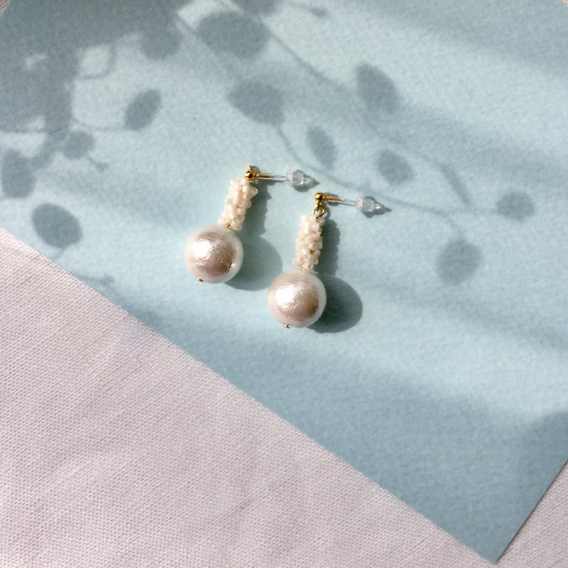 Earrings / Beads / White / Cottonpearl - 耳環/耳夾 - 其他材質 白色
