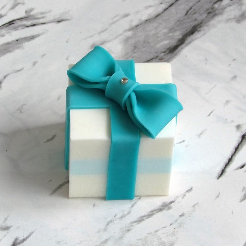 Single entry cake soap gift box-blue ribbon - Body Wash - Plants & Flowers Blue