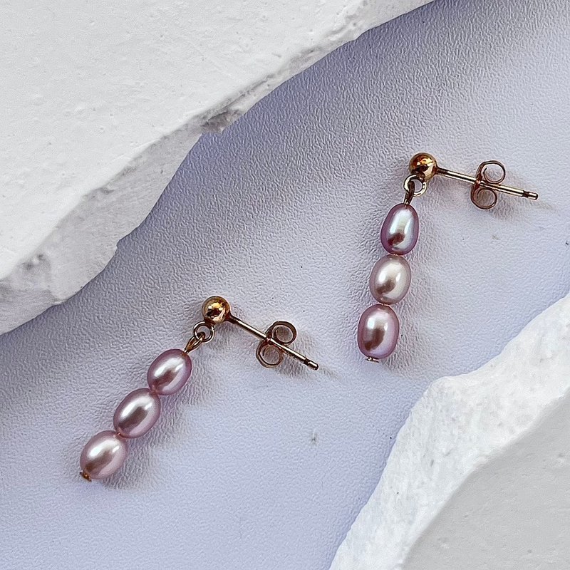 Blushing Elegance Pearl Drop Earrings - ต่างหู - ไข่มุก สึชมพู