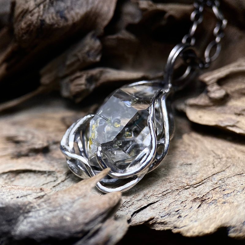 Natural Ore/ Heart of Abundance/ Oil Bile Crystal/ Double Pointed Crystal/ Bubbles/ Shining Diamond - Necklaces - Crystal White