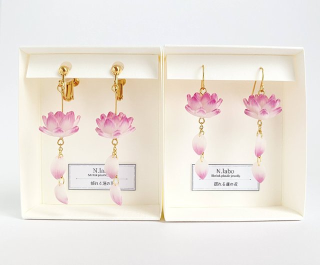 niki.du.poulain  布花　片耳ピアス　フラワー　木蓮のような花 niki.du.poulain 布花 片耳ピアス フラワー 木蓮のような花