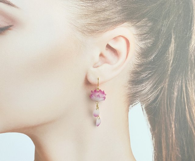 niki.du.poulain  布花　片耳ピアス　フラワー　木蓮のような花 72e52bdfd3bdaf9da89bfd5ce3aa3f