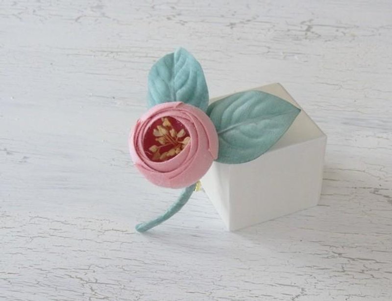 Cotton bud brooch (Coral Pink) - Brooches - Cotton & Hemp Pink
