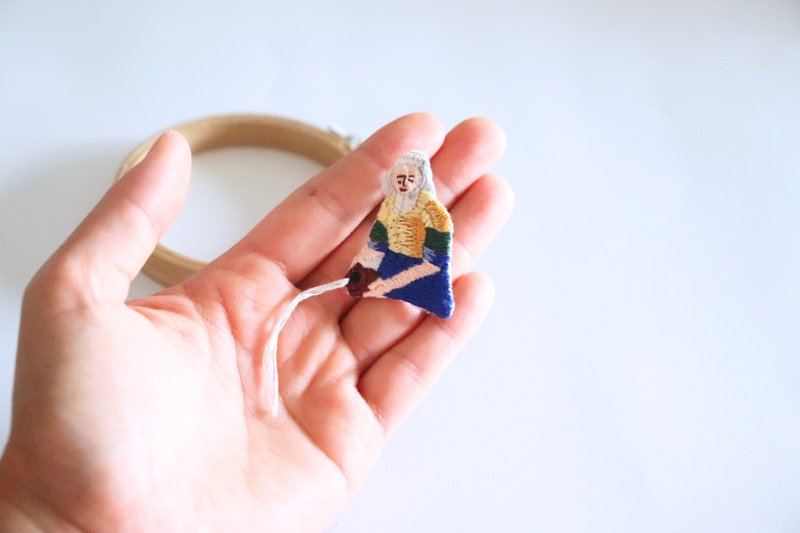 Hand-embroidered milkmaid brooch - เข็มกลัด - งานปัก 