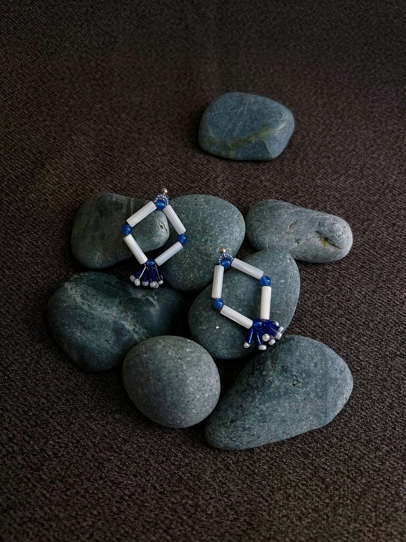 天然藍瑪瑙x白貝圓柱x925銀耳環 earrings ピアス イヤリング - 耳環/耳夾/耳骨夾 - 貝殼 多色