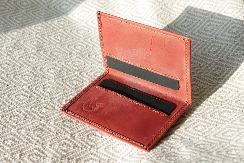 Desert Tower Thin Leather Card Holder - ที่เก็บนามบัตร - หนังแท้ สีนำ้ตาล