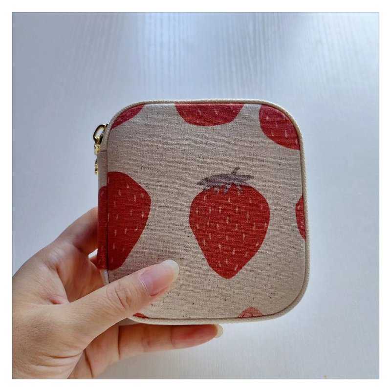 Strawberry Handmade Fabric Coin Purse/Small Card Holder/Storage Bag - Coin Purses - Cotton & Hemp 