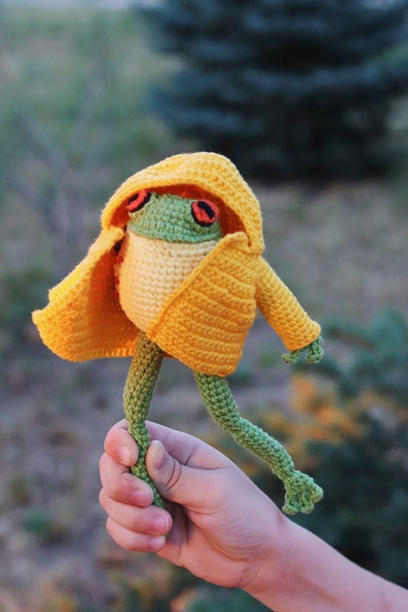 Soft personalized toy frog in clothes and boots. Original personalized gift. - 玩偶/公仔 - 棉．麻 綠色