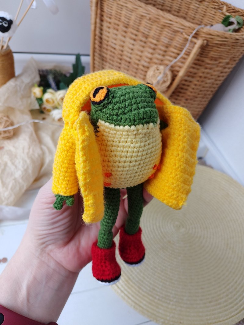 Soft personalized toy frog in clothes and boots. Original personalized gift. - 公仔/玩偶 - 棉．麻 綠色