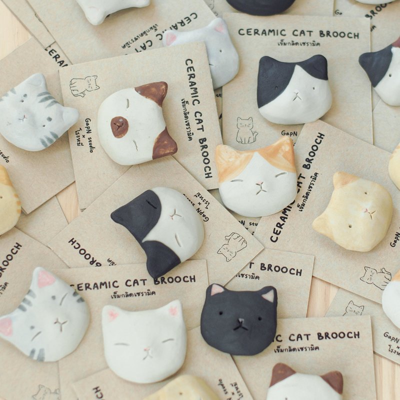 Ceramic Cat brooch Handmade - 胸針 - 陶 白色