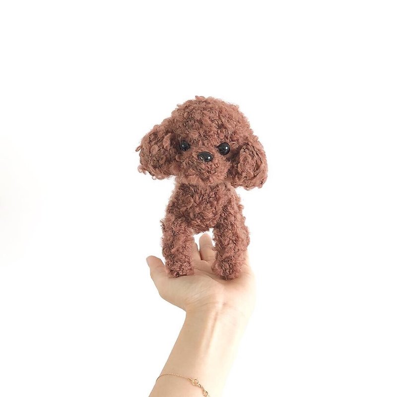 Crochet Poodle puppy - ตุ๊กตา - เส้นใยสังเคราะห์ สีนำ้ตาล