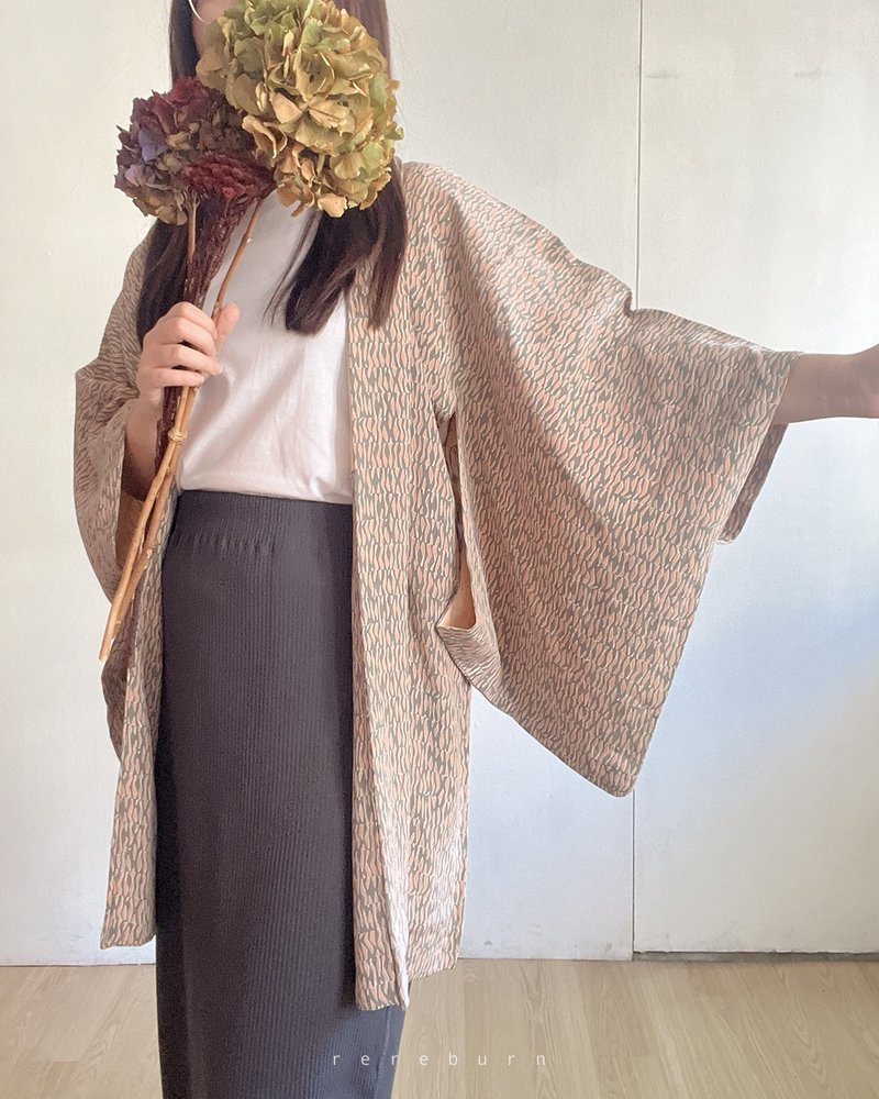 日本製和風印花薄款灰粉色古著羽織和服外套 - 女大衣/外套 - 聚酯纖維 灰色