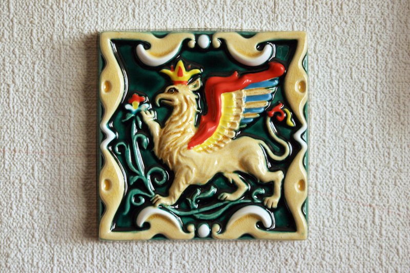 Gryphon ceramic relief handpainted tile - 花瓶/花器 - 黏土 黃色