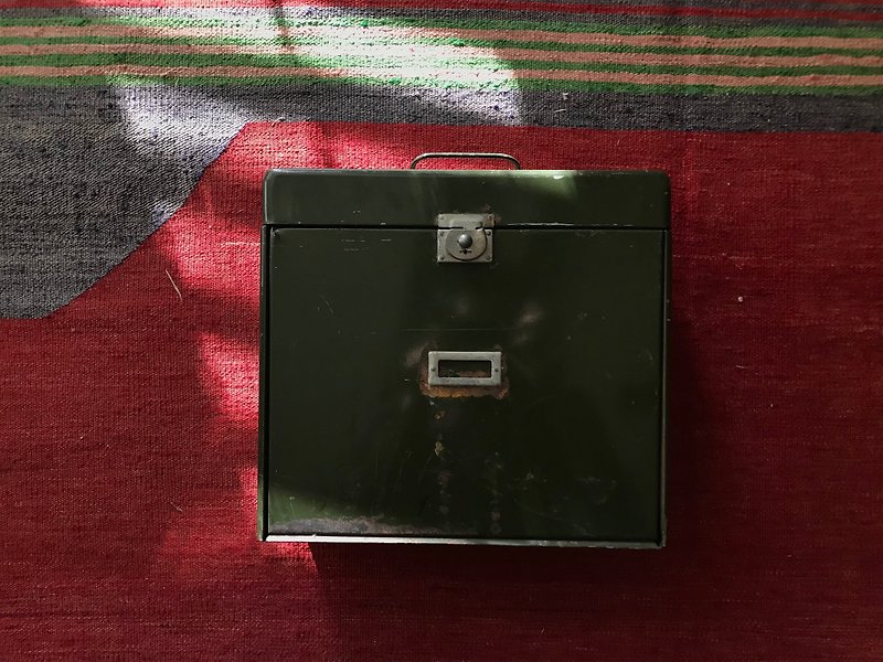 Early dark green metal file box / file box - กล่องเก็บของ - โลหะ สีเขียว