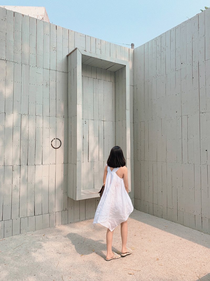 (PreOrder 20 Days) BIRUCHU BUTTERFLY LINEN TOP : White - 女上衣/長袖上衣 - 亞麻 白色