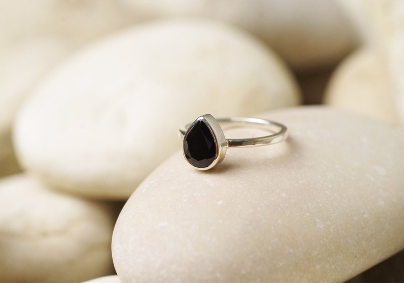 Black Spinel Ring - Gemstone Ring - 戒指 - 純銀 黑色
