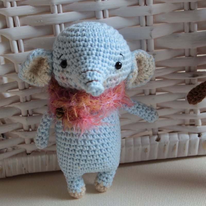 Amigurumi crochet doll: aqua blue, pink elephant - ของเล่นเด็ก - เส้นใยสังเคราะห์ หลากหลายสี