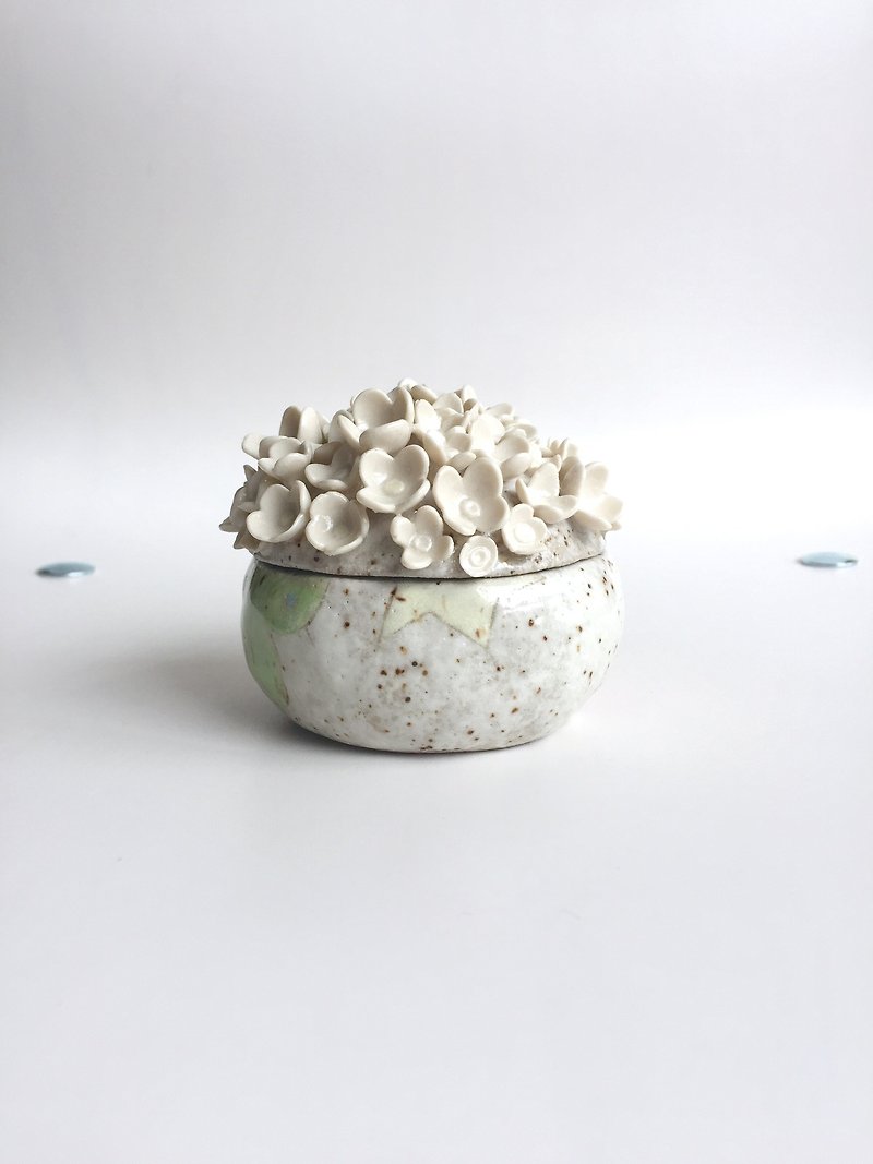 [COUTINMUK]‧ Spring Blossom - Ziyanghua ‧ Powder Ceramic Gift Box - ของวางตกแต่ง - ดินเผา สึชมพู