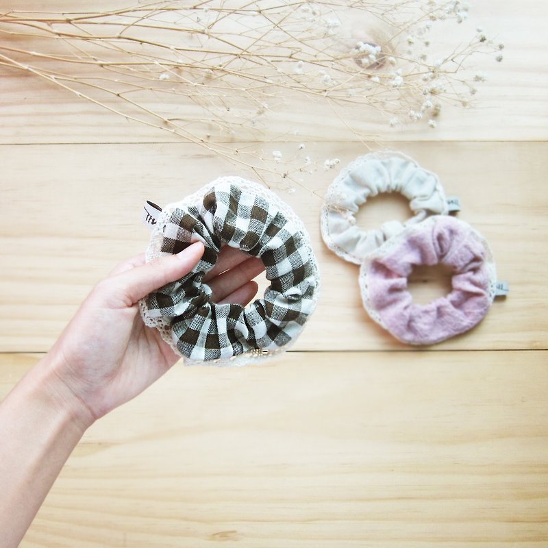 Handmade Donuts with Lace Hair Bands Natural Dyed Cotton  / 6 pcs per 1 set - เครื่องประดับผม - ผ้าฝ้าย/ผ้าลินิน 