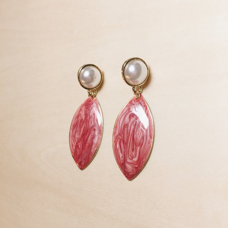Vintage red drip glaze big pearl eye-shaped earrings - ต่างหู - สี สีแดง