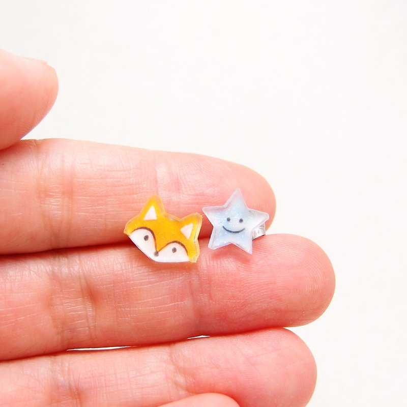 Hand-painted fox for processing small star earrings hypoallergenic earrings asymmetric needle / ear clip-on can be changed was a birthday gift graduation gift Valentine's Day gift - Earrings & Clip-ons - Acrylic 