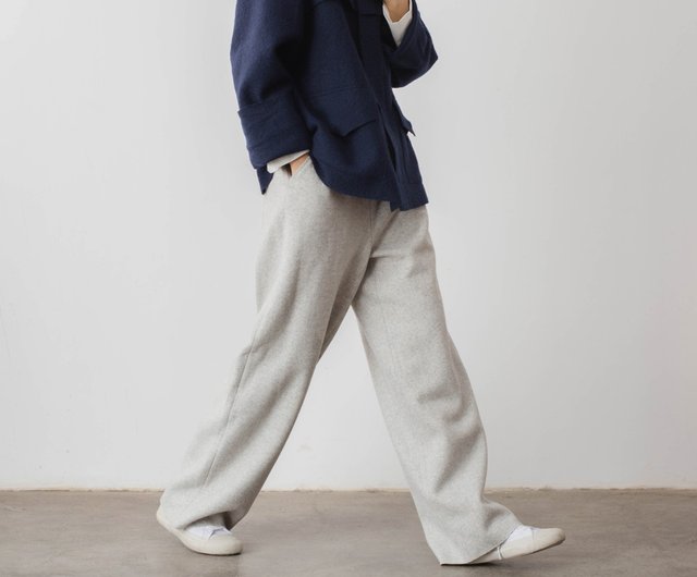 trousers in wool cloth with elasticated waist