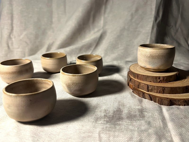 Cloud placed small cup - Teapots & Teacups - Pottery 
