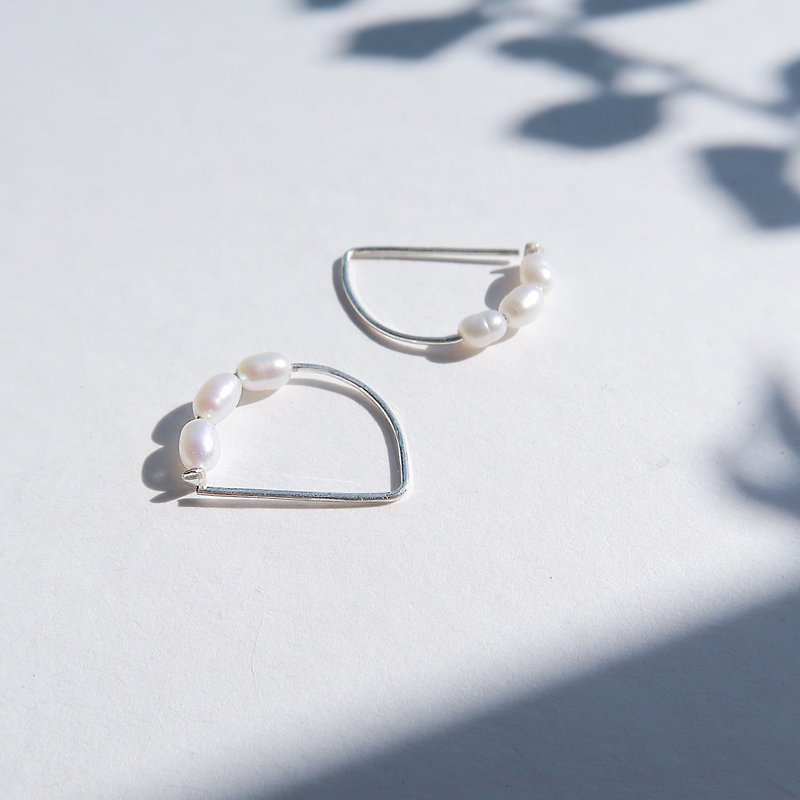 925純銀 珠光 D型珍珠 耳環 或耳夾 一對 - 耳環/耳夾 - 純銀 白色