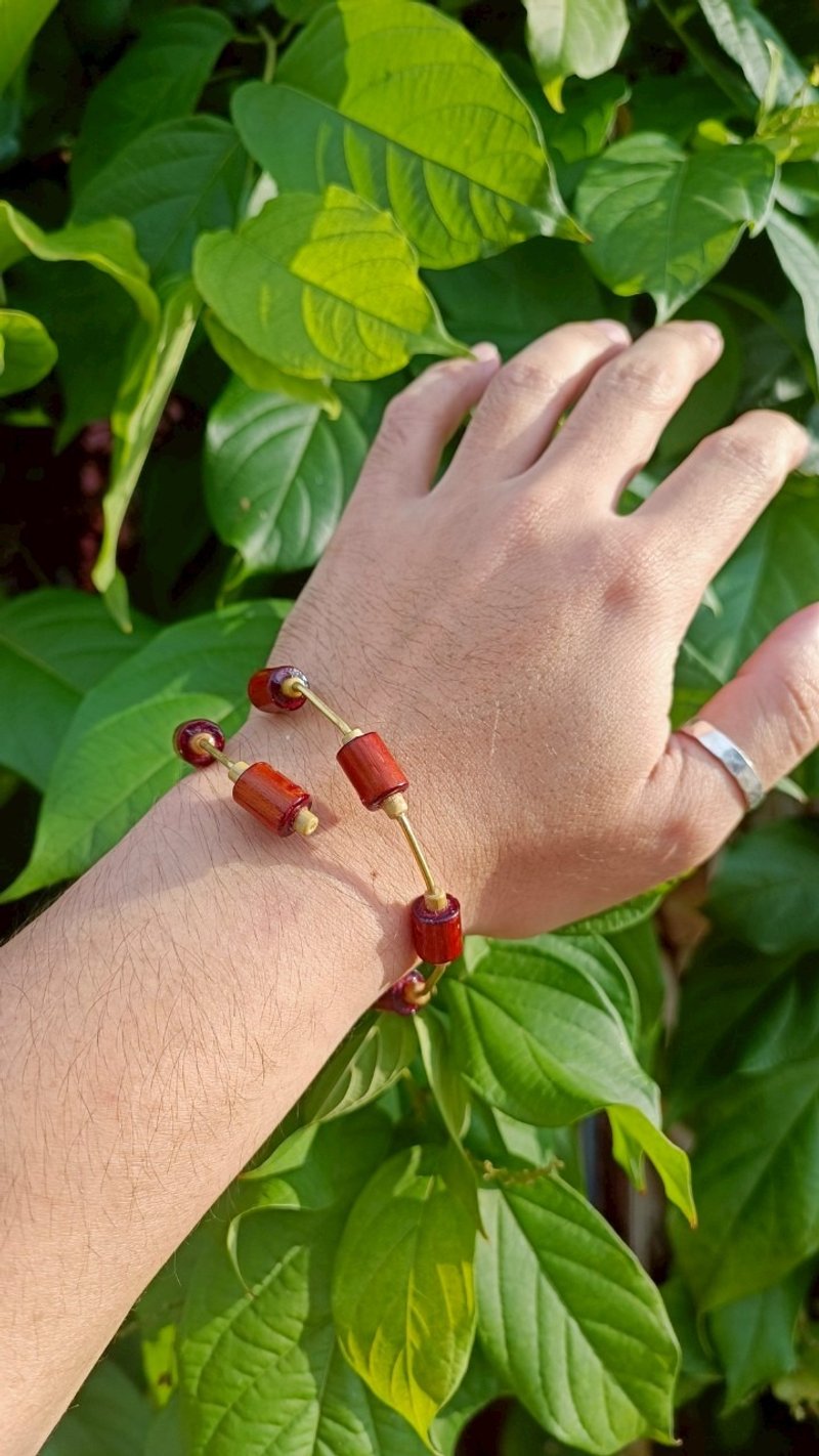 Red Bamboo Bracelet with Garnet - Khrang Gomen Bracelet - 手鍊/手環 - 竹 紅色